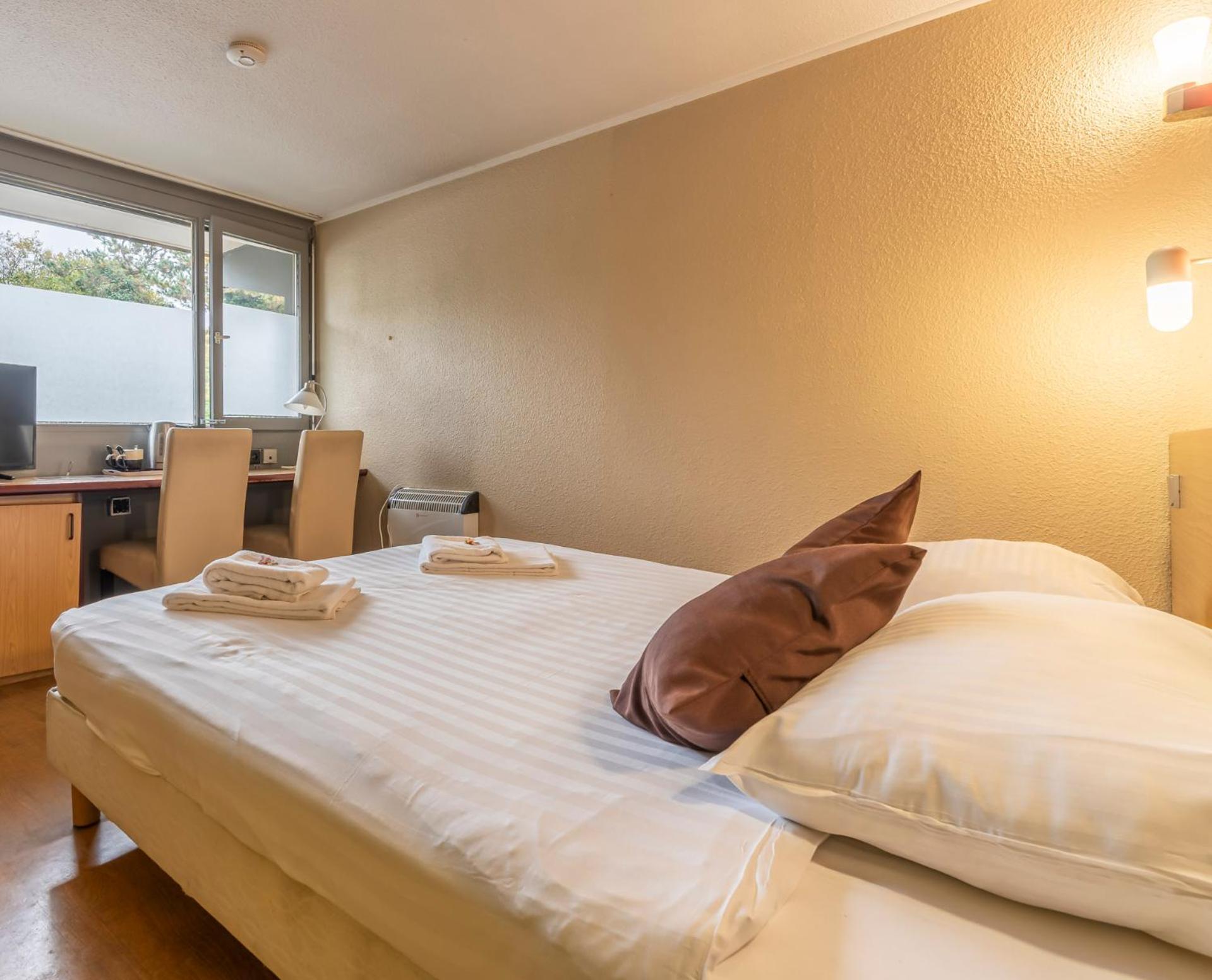 Sleep & Go Brugge Hotel Bagian luar foto